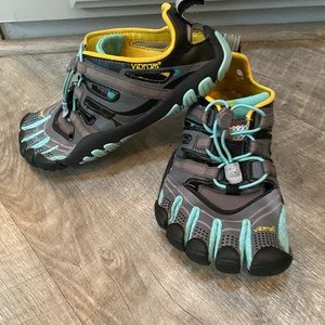 Vibram five finger hiking sandals 38 euro